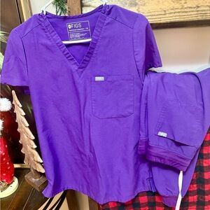 Figs Vivid Purple Scrub Set